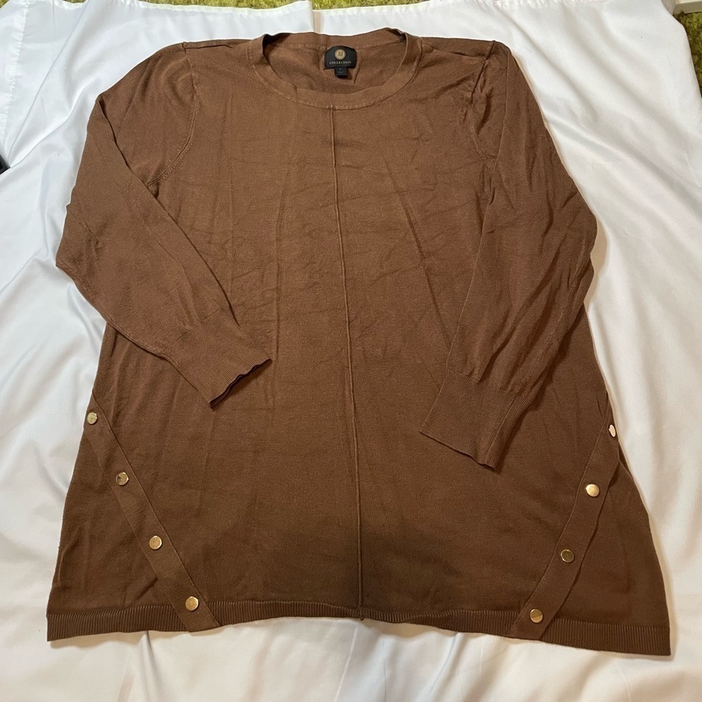 JM Collection size large brown crew neck sweater